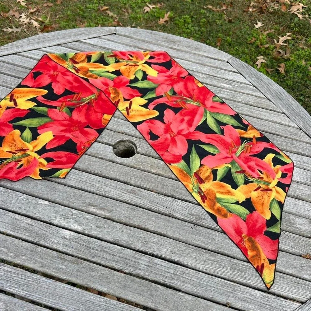 Vintage black, orange, and‎ red Lilly scaRf